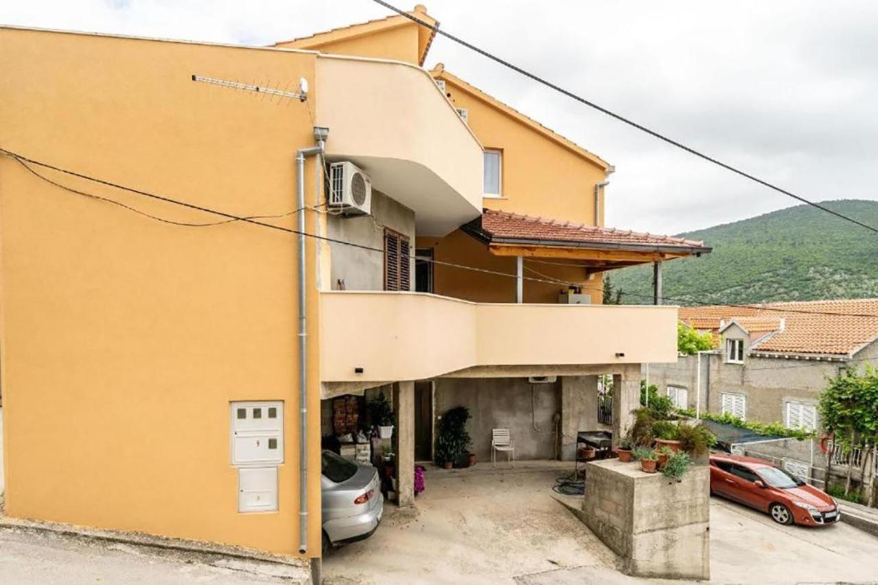 Apartment Matej Mokosica Exterior photo